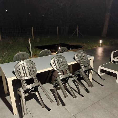 Le Reposoir Maison Spacieuse Avec Feu Au Bois Bertogne Luaran gambar