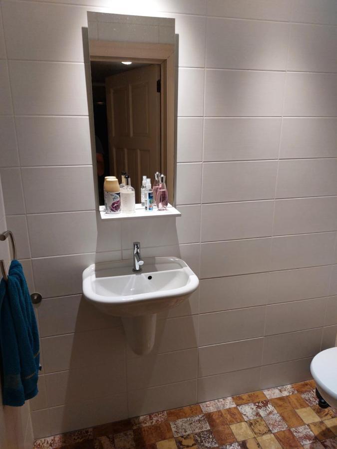 Le Reposoir Maison Spacieuse Avec Feu Au Bois Bertogne Luaran gambar