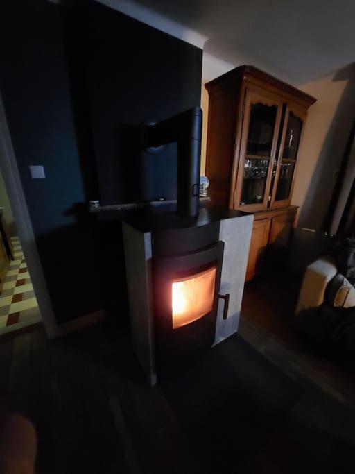 Le Reposoir Maison Spacieuse Avec Feu Au Bois Bertogne Luaran gambar