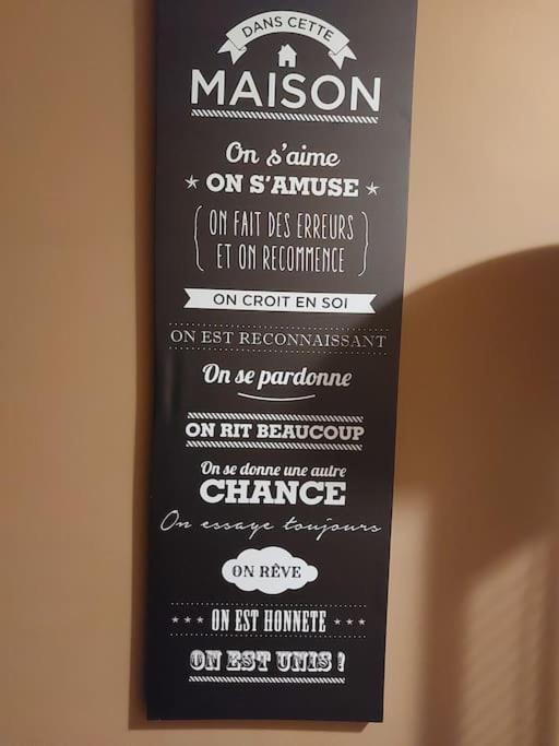 Le Reposoir Maison Spacieuse Avec Feu Au Bois Bertogne Luaran gambar