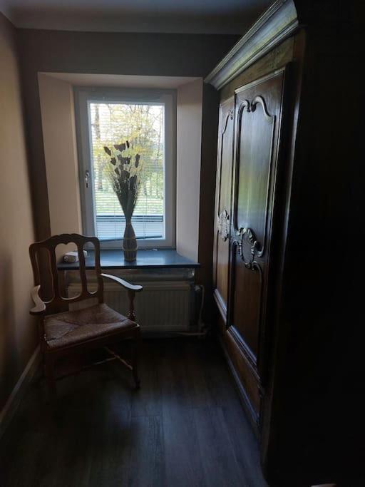 Le Reposoir Maison Spacieuse Avec Feu Au Bois Bertogne Luaran gambar